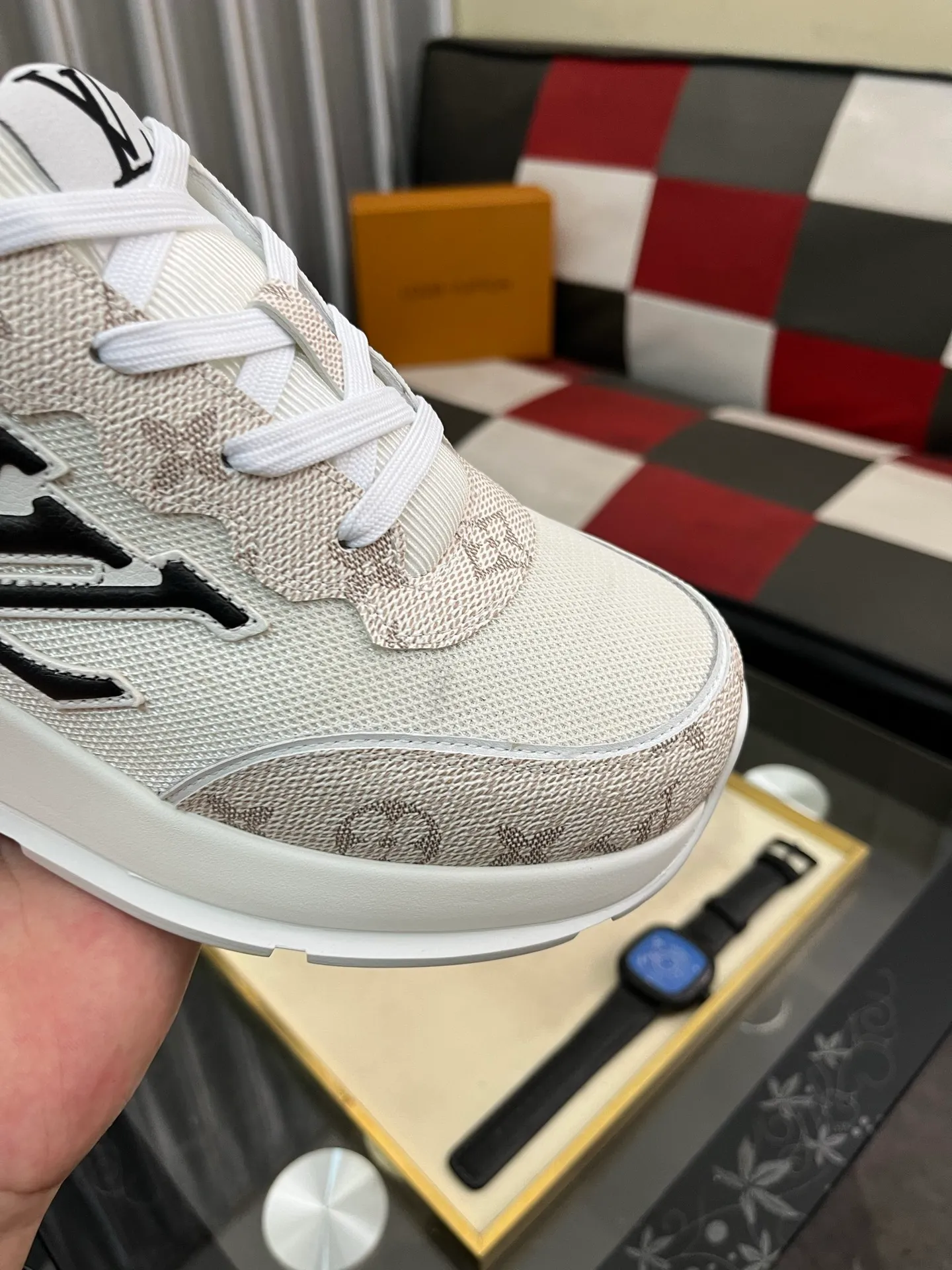Men's shoes 💰458⌚️⌚️【LOUlS VUlTTON】Louis Vuitton ~ unique and casual style. LV counter purchasing 🏃casual shoes😍😍 are on sale at the men's counter at the same time. Italian imported brands select top-layer Italian cowhide. 🐑Sheepskin lining (refuses to discolor and grind feet) Sole: Original sole specially provided by the original factory 🎬Better in kind Code number: 38-443⃣️Color selection